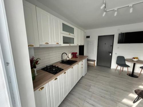 1 Mai - Luxury Park Apartments - Self Check-in - Private parking - 2, Craiova (photo 10)