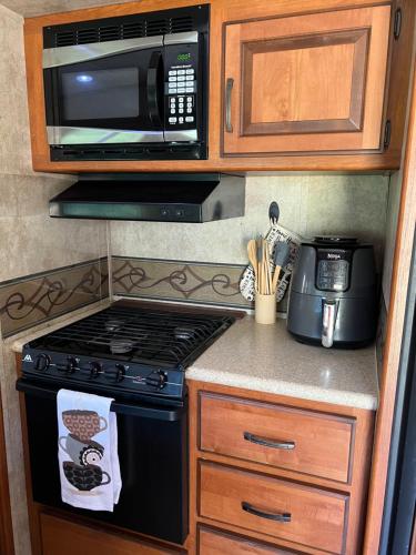 Dapur, Glamping in the Country! in Pelham (AL)