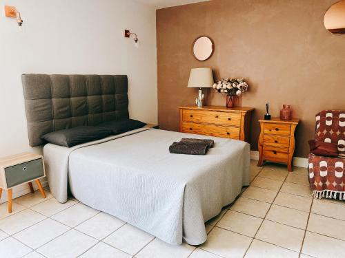 appartement climatisé terrasse, wifi et parking (CASAMACCE Studio climatise avec terrasse, small comfortable apartment free parking, air-conditioned ) in 科爾特