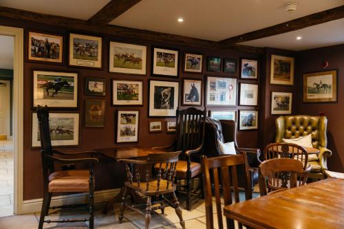 512019780 The Crown, Bildeston