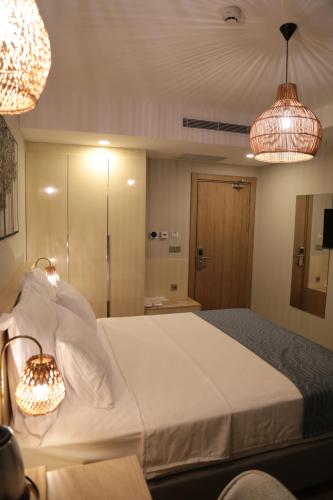 1 queen bed