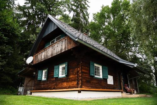 Gregor´s Ferienhaus im Wald in Edelschrott