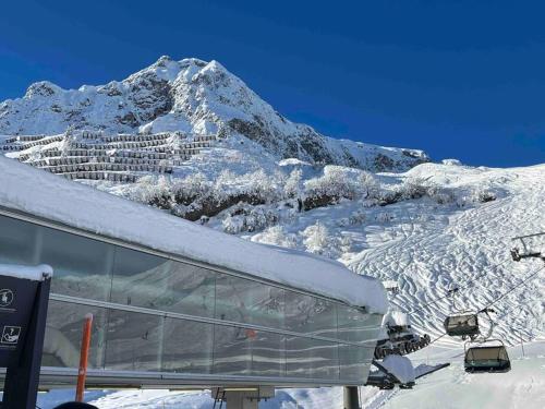 Skilounge Zürs direkt beim Skilift