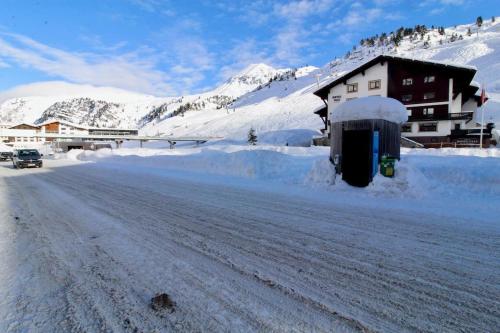 Skilounge Zürs direkt beim Skilift