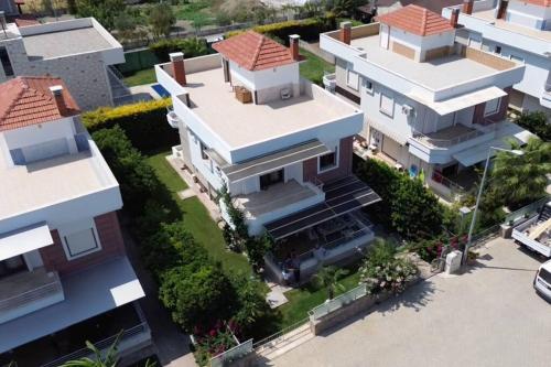 Comfortable villa with garden in “Urla İskele”