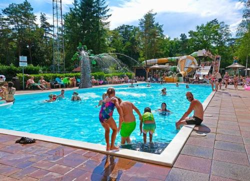 Úszómedence, Chalet vakantiepark Beekbergen in Beekbergen