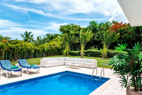 Villa with Private Pool image 8