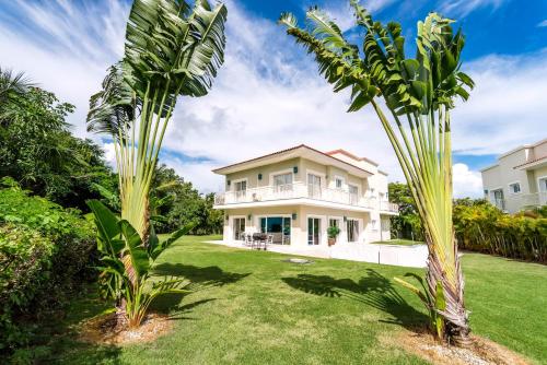 Villa with Private Pool image 7
