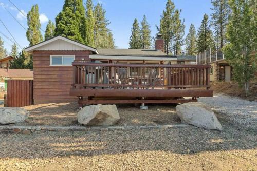 Base Camp New Ski Slope Views with HOT TUB.