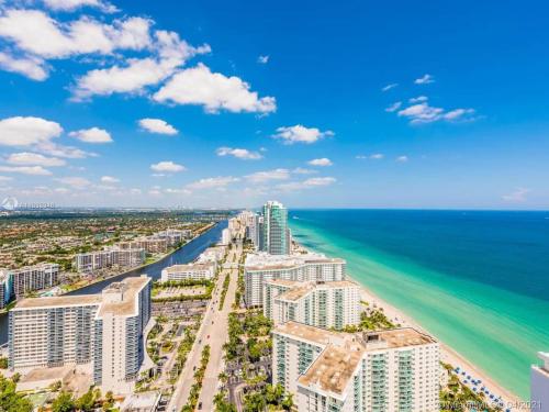 Hyde Beach 25th floor 1 bed unit with Oceanview