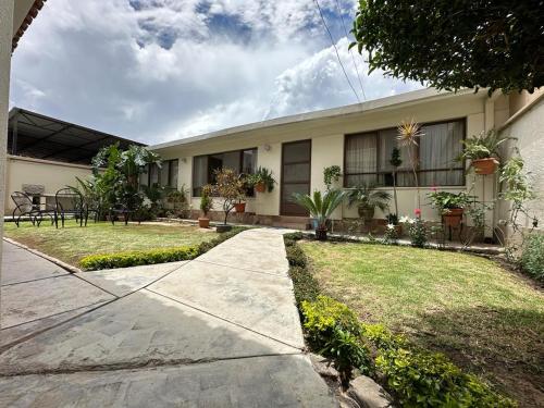 Acogedor Dpto. Con Jardin P.Baja