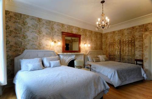 Double Room with 2 Double Beds image 5