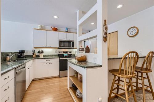 River Glen 102C condo in Frisco, USA