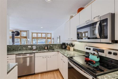 River Glen 102C condo in Frisco, USA