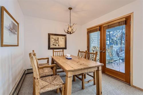 River Glen 102C condo in Frisco, USA