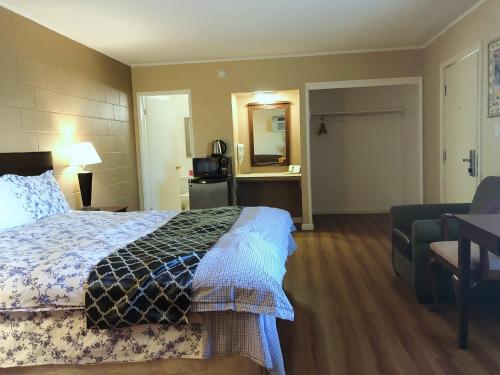 Royal Inn and Suites