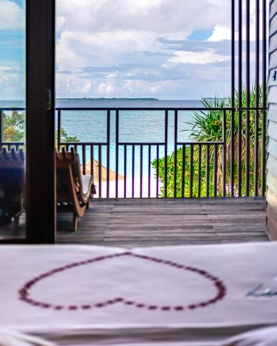 Balcony/terrace, The Barefoot Eco Hotel in Haa Dhaalu Atoll