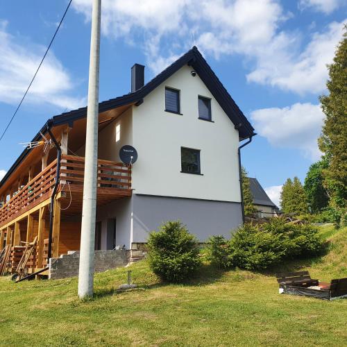 Apartment with Mountain View