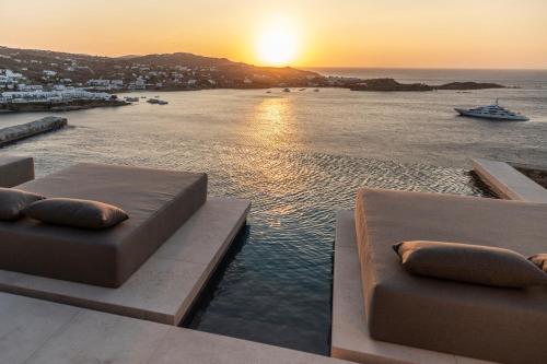 The Skyvilla Mykonos - A Landmark Property with Breathtaking Views of the Psarou bay Mykonos