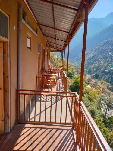 Pyare Cafe Cottages And Tents in Gushaini