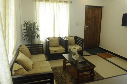 2 bedrooms, 3 beds
