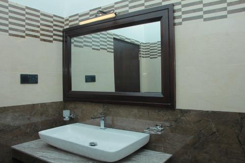 Deluxe Double or Twin Room room in Sayu Garden Hotel