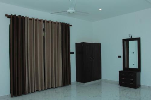 Deluxe Double or Twin Room image 5