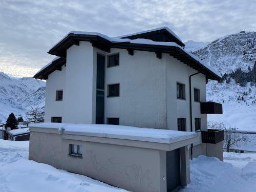 DG Russi Bella Vista in Andermatt, Schweiz
