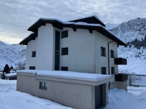 DG Russi Bella Vista in Andermatt, Schweiz