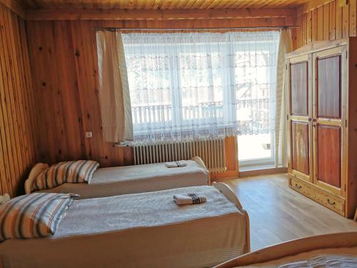 1. Family Room with Terrace (5 Adults) image 4