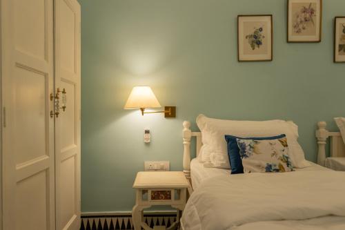 2 twin beds