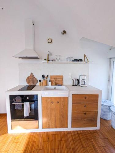 المرافق, Ancien studio d'artiste à la campagne (Ancien studio d'artiste a la campagne) in لا شابيل بلانش سان مارتان