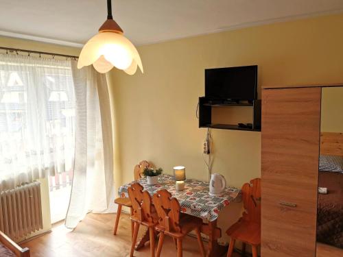 4. Family Room with Balcony (5 Adults) image 7