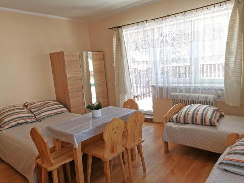 2. Family Room with Terrace (4 Adults) image 8