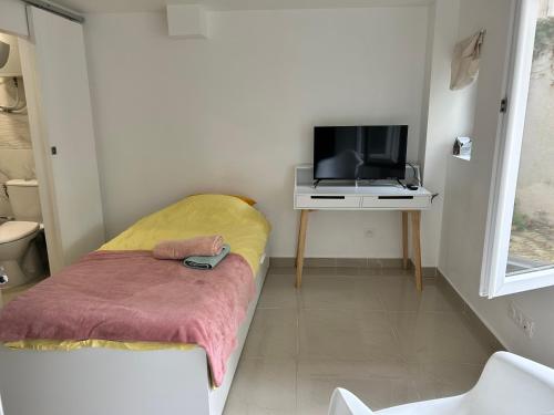 Chambre 14m2 - Location saisonnière - Massy