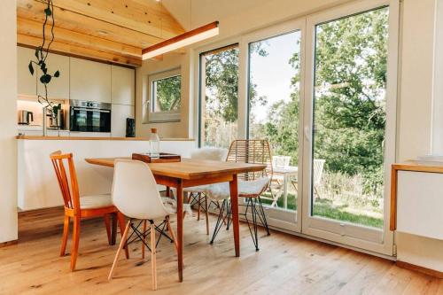 Kitchen, Tinyhouse Minimalus Panorama Schlafloft im Grunen in Berg