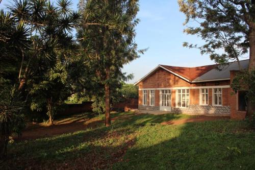 キガリ KABA Local Rwandan Guesthouse Entire Property for you with Tour services in and out the city such as 3つ星 シングルルーム ロビー