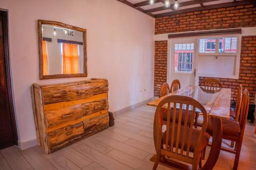 キガリ KABA Local Rwandan Guesthouse Entire Property for you with Tour services in and out the city such as 3つ星 シングルルーム スイート