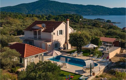 Beautiful Home In Stratincica With 5 Bedrooms, Wifi And Outdoor Swimming Pool - Vela Luka