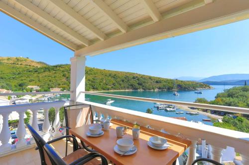 Two-Bedroom Apartment room in Renoula Saint Stephanos