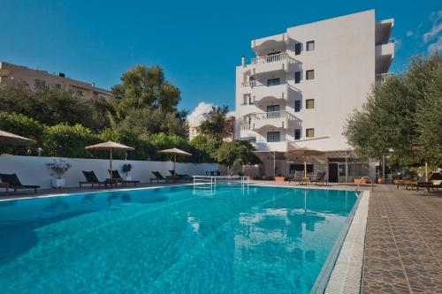 Regina Studios & Hotel 2