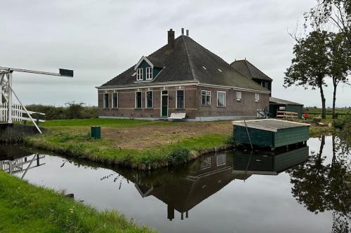 Beautiful farmhouse near Amsterdam center