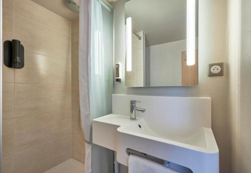 B&B Hôtel Honfleur - image 11