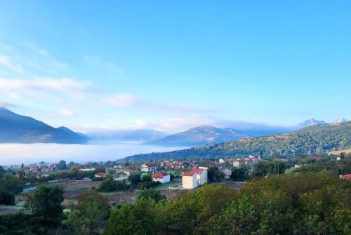 Τα πέτρινα στο Σκεπαστό, Kalawrita (zdjęcie 5)