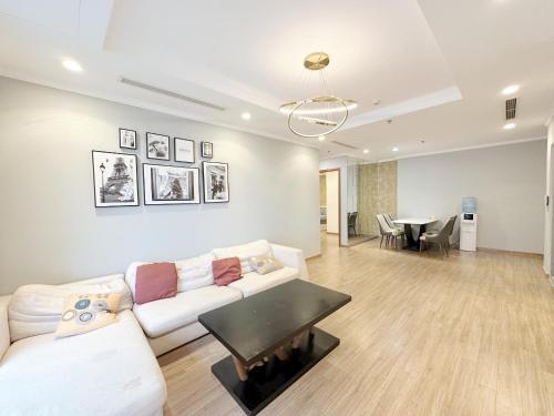 City Center 4BR Apartment