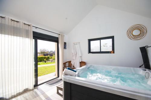 Hot tub, Le Sarcinoe in Saint-Martin-sur-Oreuse