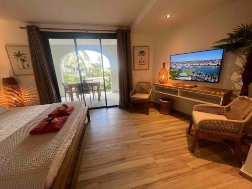 orient bay studio -alamanda front de mer in Saint Martin