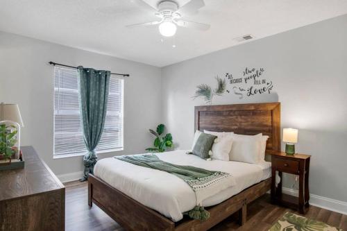 Cozy Orlando Stay With garden & Next to Disney Springs image