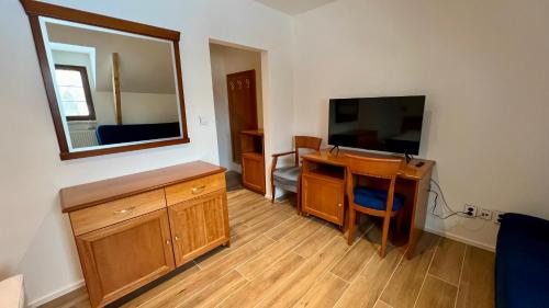 2 twin beds