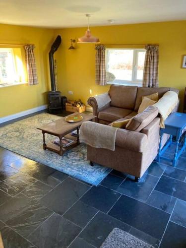 Rhedyn - Cosy Fishing Lodge Near Aberaeron